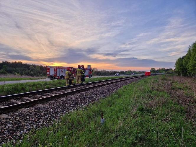 Tragedia na torach. Mężczyzna został potrącony przez pociąg. Nie udało się go uratować