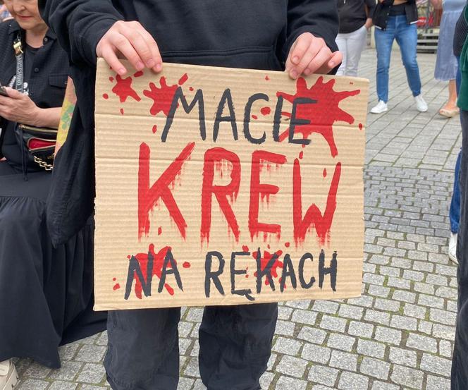 Protesty "Ani Jednej Więcej!" w całej Polsce. Kobiety wyszły na ulice po śmierci Doroty