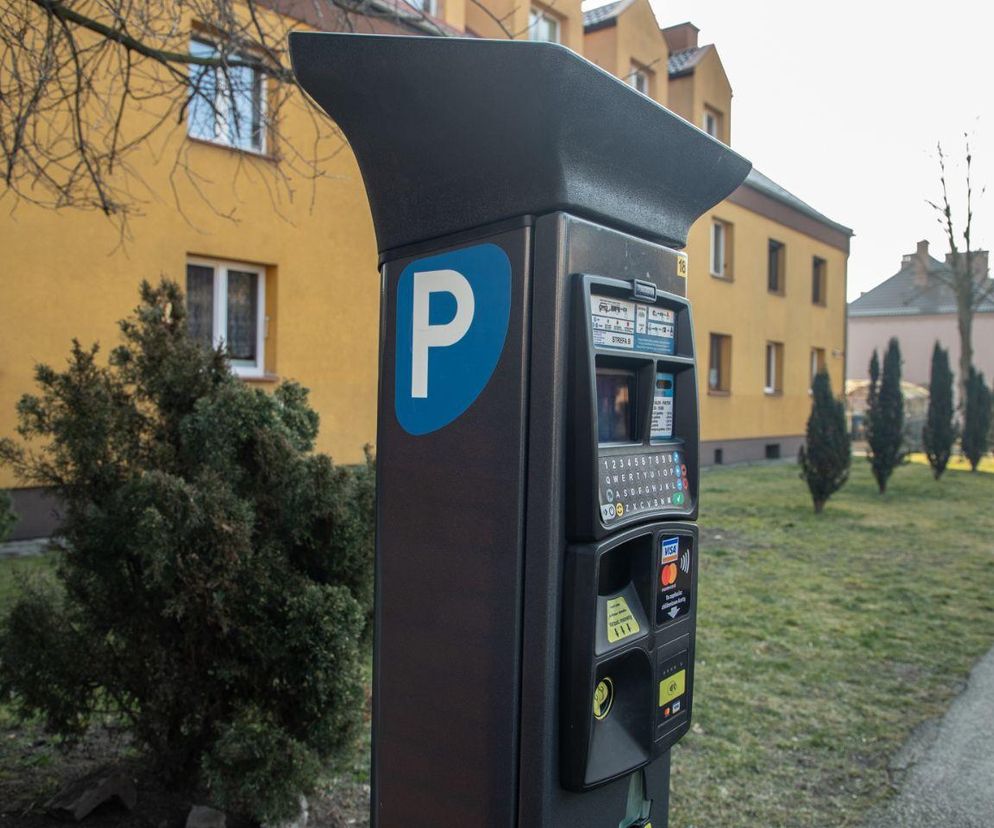 Łatwiejsze płatności za parking w Pszczynie. Miasto postawiło nowe parkomaty