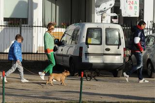 Rozenek z rodziną w szpitalu. To trudny czas dla gwiazdy [PAPARAZZI]