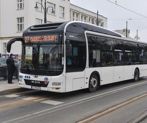 Mniej autobusów i tramwajów w Toruniu
