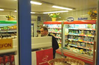 Z obstawą do bankomatu