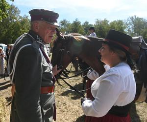 Piknik kawaleryjski w Łazienkach Królewskich