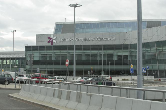 LOT terminal Chopina odprawa strajk samolot