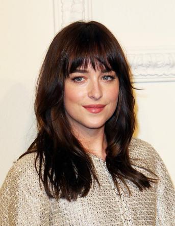 Dakota Johnson: Elegancka i wytworna na pokazie Chanel! Dakota Johnson się wyrobiła! ZDJĘCIA