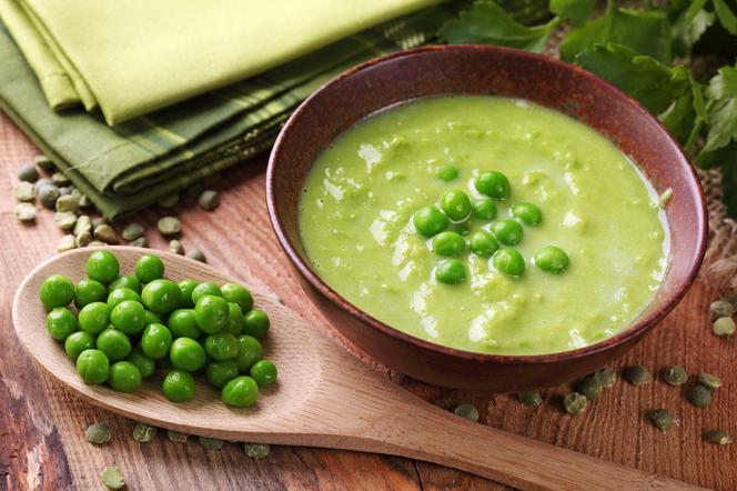 Zupa krem z zielonego groszku, którą zrobisz w 15 minut