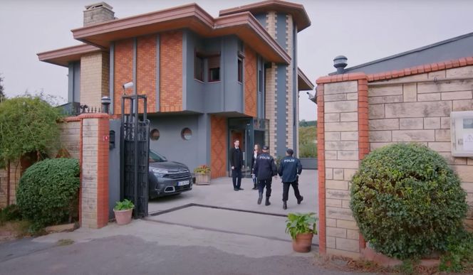 Melis awanturuje się z Feraye, a później podejrzewa, że Zeynep jest w ciąży z Cihanem.