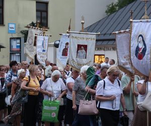 76. rocznica Cudu Lubelskiego. Procesja różańcowa w centrum Lublina