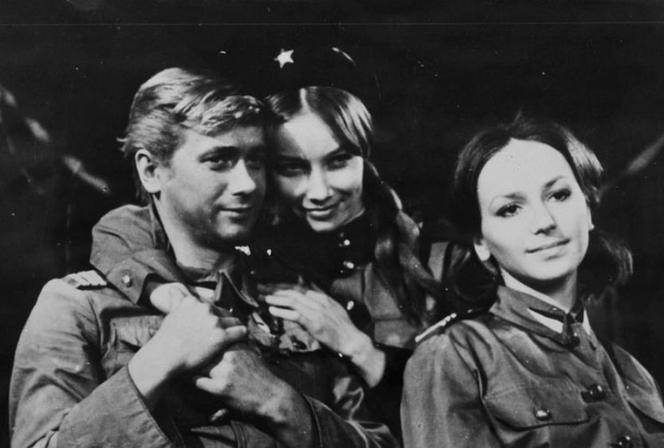 Czterej pancerni i pies. Janek Kos (Janusz Gajos), Marusia (Pola Raksa)