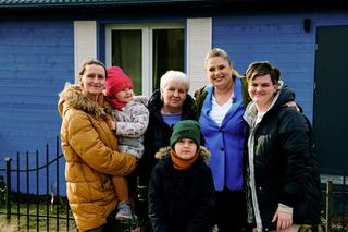 Nasz Nowy Dom w gminie Nowa Słupia! Elżbieta Romanowska i ekipa pomogli rodzinie z Jeleniowa