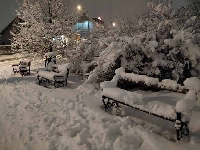 Nagły atak śnieżnej zimy w Siedlcach i sytuacja drogowa miasta w dniach 25 i 26 stycznia 2021 r.