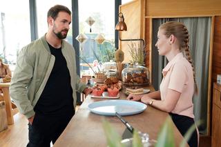 Barwy szczęścia, odcinek 2708: Dominika (Karolina Chapko), Kodur (Oskar Stoczyński)