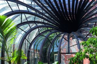 Bombay Sapphire – szklarnie jak bańki mydlane