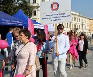 W centrum Lublina królował róż! Przez miasto przeszedł Marsz Różowej Wstążki