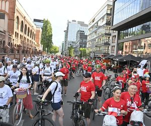 Biało-czerwonym peletonem rowerzyści uczcili Powstanie Warszawskie 