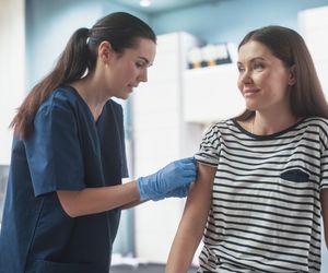 Problemy z rejestracją na szczepienie COVID-19 2025. Co poszło nie tak?