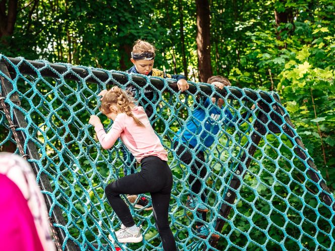 Runmageddon Kids rozgrzał Chorzów. 330 młodych zawodników pokonywało przeszkody