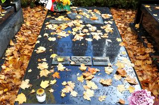 Skromny grób Jerzego Kuleja