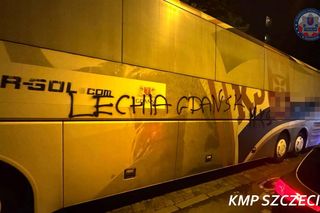 Chuligani w akcji. Zniszczyli autokar Lechii Gdańsk i wszystko nagrali! Ogromne straty