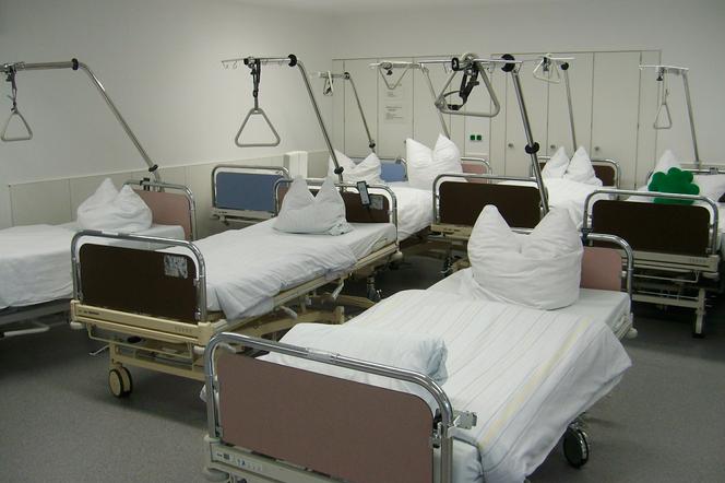 szpital łóżka koronawirus