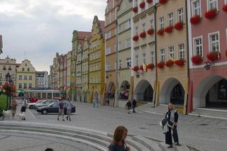 Miasteczka na Dolnym Śląsku idealne dla seniorów. Przeżyjesz tutaj godną starość