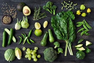 Zielone warzywa i owoce - tęczowa dieta