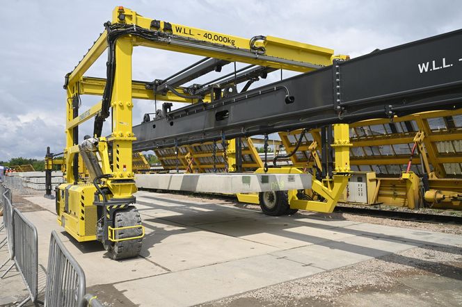 Kraków buduje Warszawie plac Zawiszy. Byliśmy w fabryce, gdzie powstanie 121 elementów wielkiej układanki