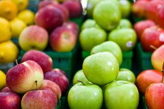 Tyle kosztuje kilogram jabłek. Ile z nich dostaje sadownik?