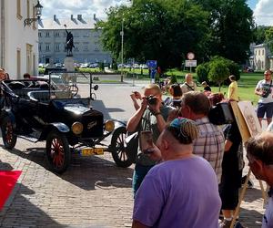 Odsłonięcie tablicy Krzesimira Dębskiego w Zamojskiej Alei Sław