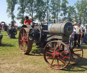 Festiwal starych ciągników w Wilkowicach. Setki maszyn, tysiące widzów i upał