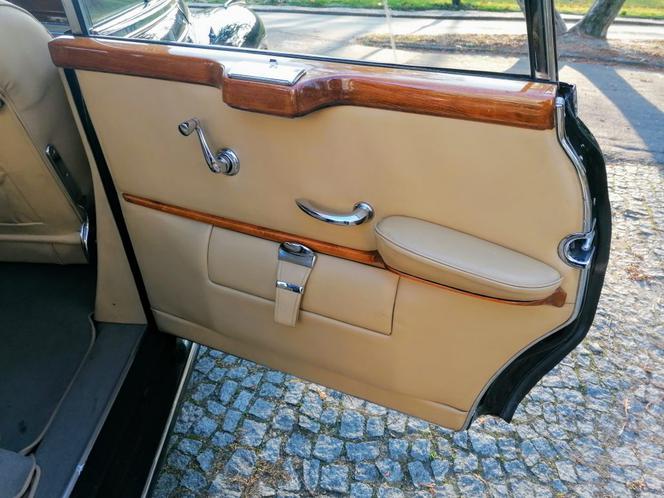 Rządowy Mercedes-Benz 300d Adenauer na sprzedaż