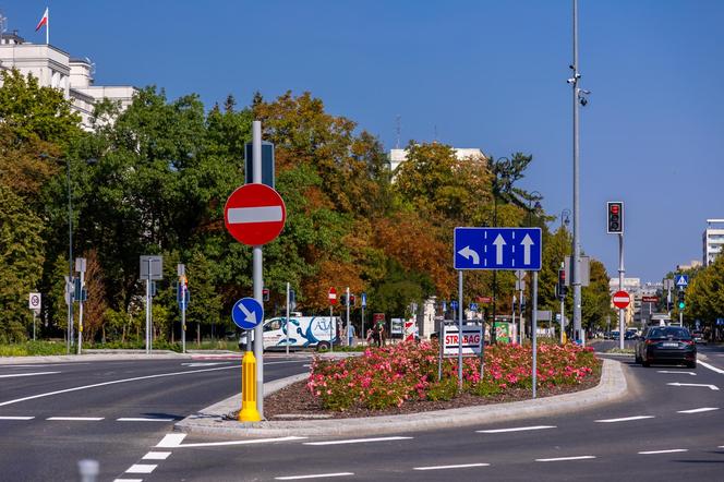 Efekty remontu pl. Na Rozdrożu w Warszawie