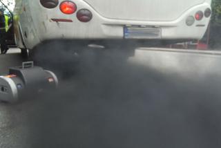 Na dymomierzu zabrakło skali - autobus zanieczyszczał środowisko i produkował smog!