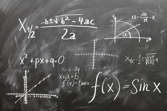 Uczniowie kraśnickiej szkoły pomagają swoim rówieśnikom w zrozumieniu matematyki