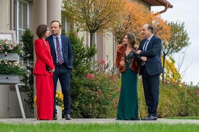Pierwsza miłość. Kinga (Aleksanda Zienkiewicz), Janek (Maciej Mikołajczyk), Marek (Maciej Tomaszewski), Sylwia (Edyta Herbuś)