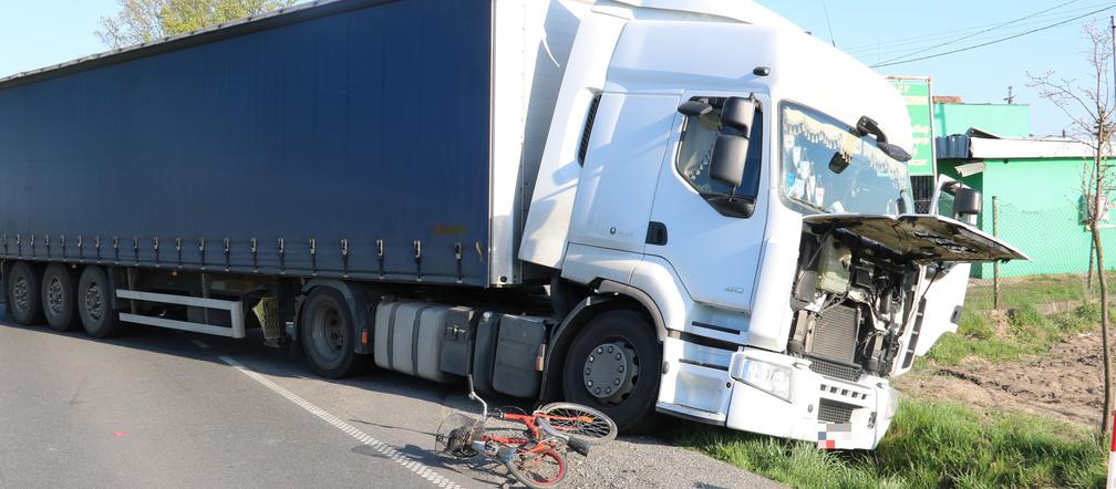 Tragiczny wypadek w Jaranowie. Nie żyje rowerzysta