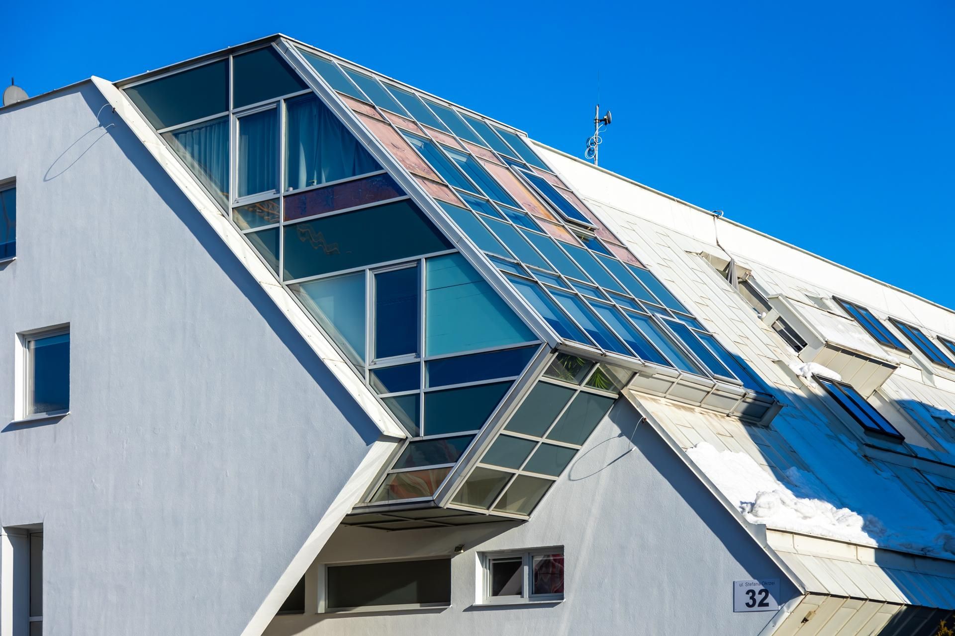 Przewrócony dom w Kielcach