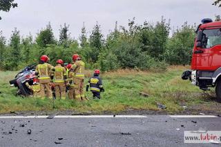 Koszmarny wypadek pod Lubinem. Jedna osoba nie żyje, dwie zostały ranne 