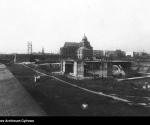 To największa archikatedra w Polsce. Była symbolem buntu wobec władz komunistycznych