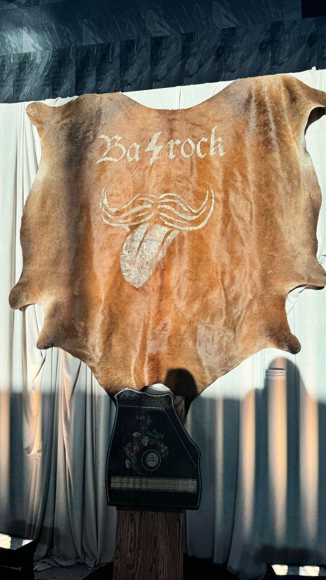 Na miejscu powitali nas sami Adamczewscy z rodziną, chłopami i Andrzejem oraz twórcy "1670"