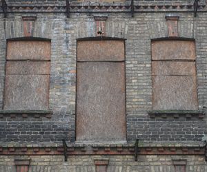 Opuszczona zabytkowa kamienica przy ul. Sienkiewicza w Białymstoku