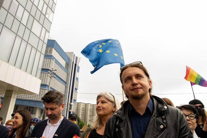 Katowice: Tłumy na proteście społeczności LGBT. "Ludzie to nie ideologia!" 
