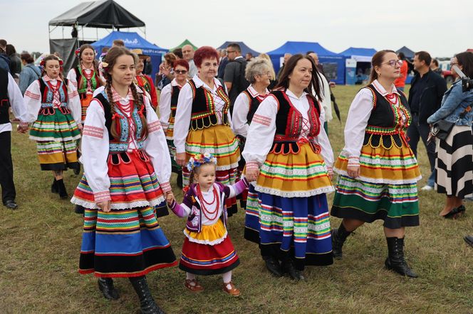 Korowód dożynkowy na dożynkach wojewódzkich 2025 w Świdniku