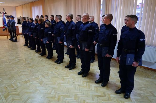 Nowi policjanci w Bydgoszczy i regionie! Ślubowanie złożyło 23 funkcjonariuszy 