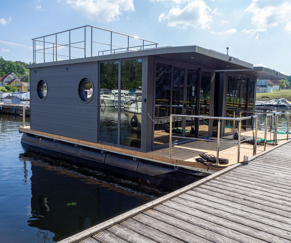 A gdyby tak kupić dom na wodzie? Sprawdź, ile kosztuje houseboat