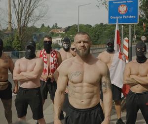 Kontrowersyjny materiał Gromdy. Nawiązali do zamieszania na granicy, padły słowach o brudasach i opalonych pseudoinżynierach