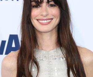 Anne Hathaway na gali Nagród Independent Spirit