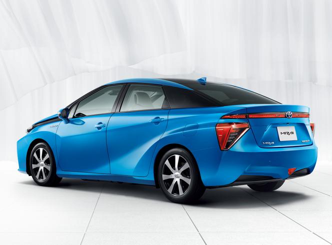 Toyota Mirai z wodorowymi ogniwami paliwowymi