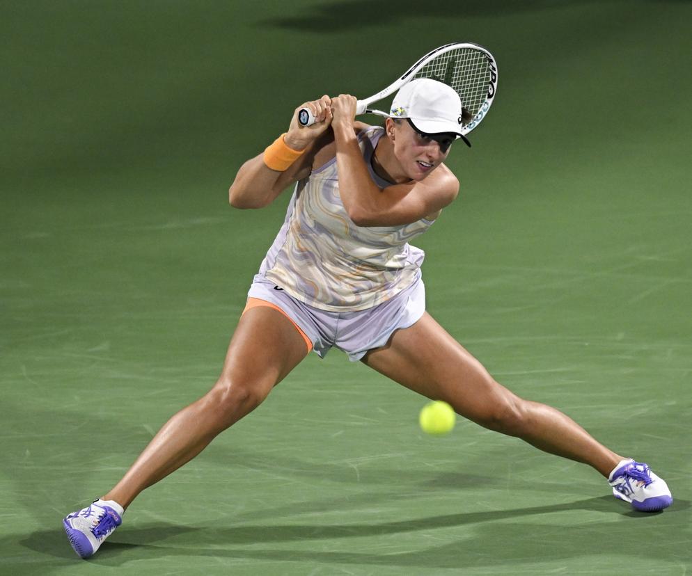 Finał WTA w Dubaju. Iga Świątek przegrała z czeską tenisistką Barborą Krejcikovą