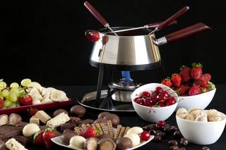 Co to jest fondue czekoladowe? Przepis na fondue z czekolady